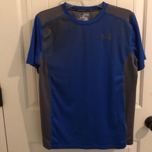 Boy’s under armour dri fit shirt size youth XL